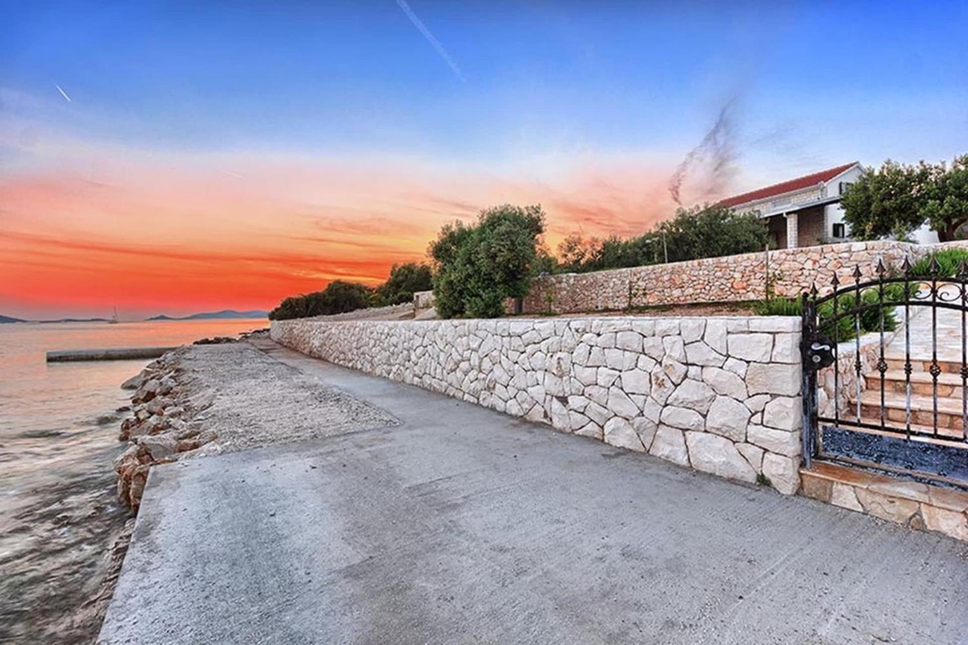 Traditional Dalmatian Stone House By The Sea Okrug Gornji Eksteriør billede